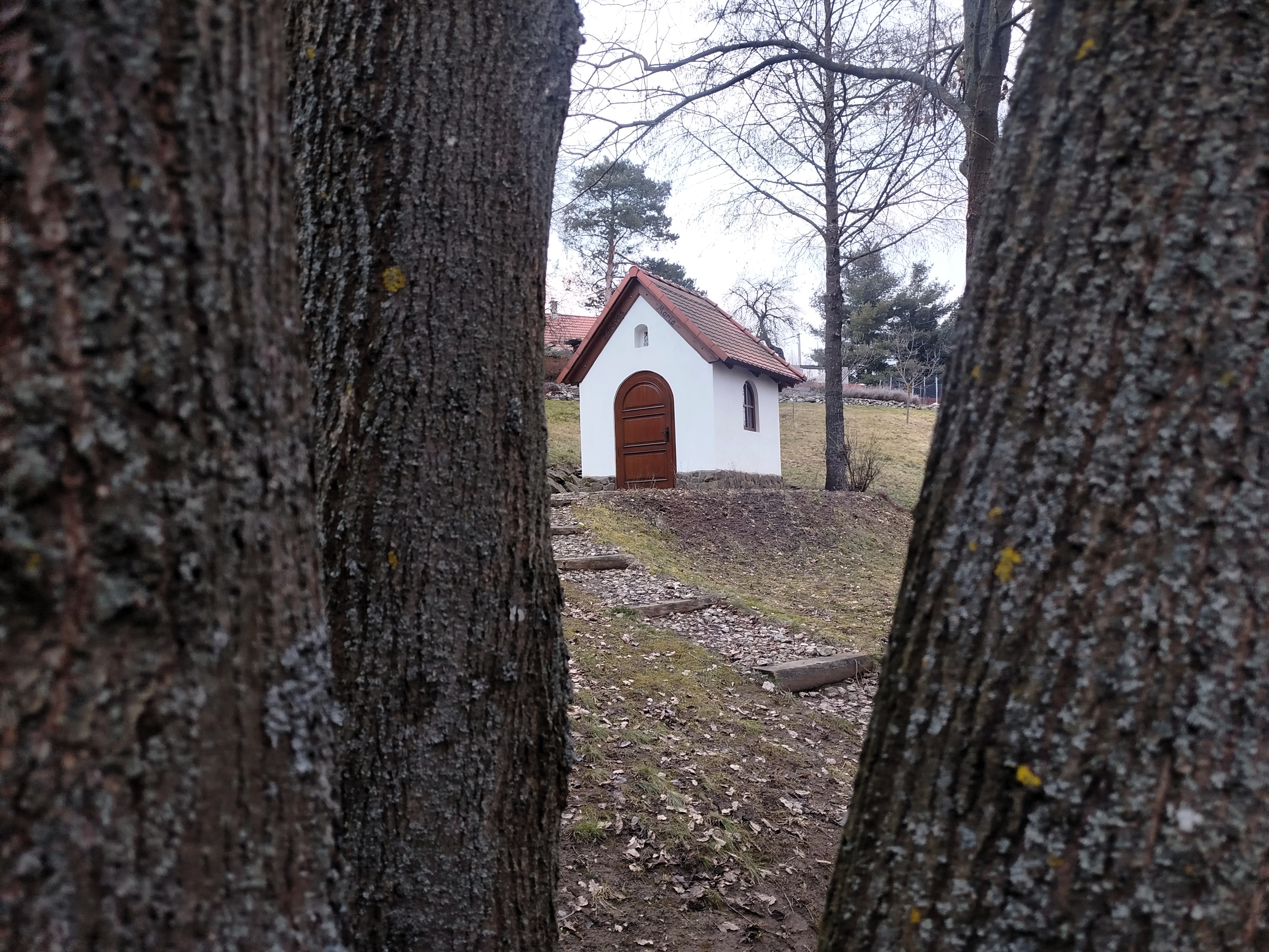 Kaple Narození Panny Marie ve Vískách. 